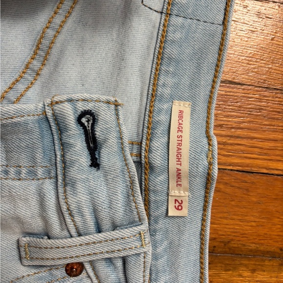Levi's Light Blue Ribcage Straight Leg Ankle Jeans - Picture 2 of 3